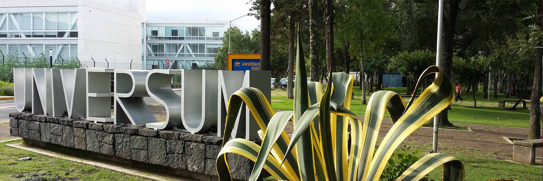 Universum sign outside the Universidad Nacional Autónoma de México